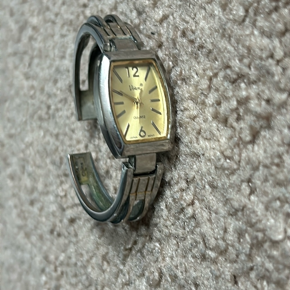 Vivani women’s‎ vintage unique bangle bracelet watch one size color silver/gold
